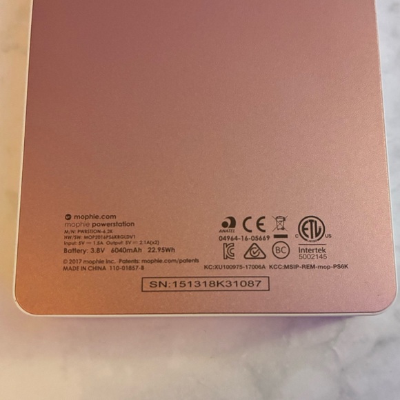 MOPHIE Rose Gold Powerstation with Dual USB Charge Ports - Picture 8 of 9